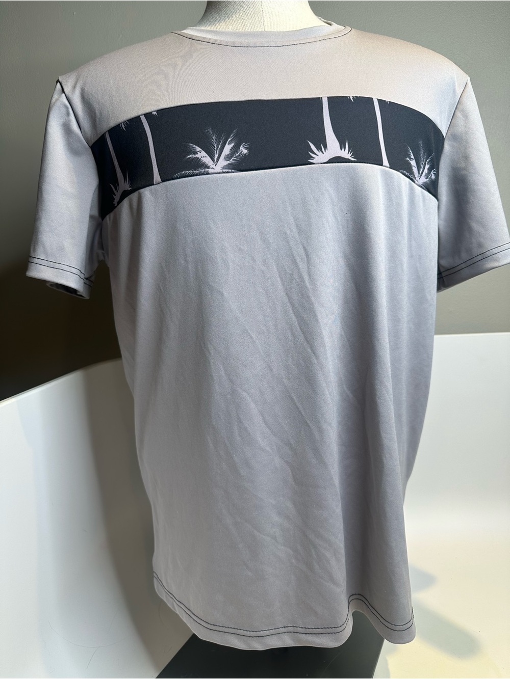 Men's Light Gray Short-Sleeve Crewneck T‑Shirt with Palm-Print Chest Panel
